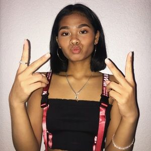 Meet your Posher, Enise